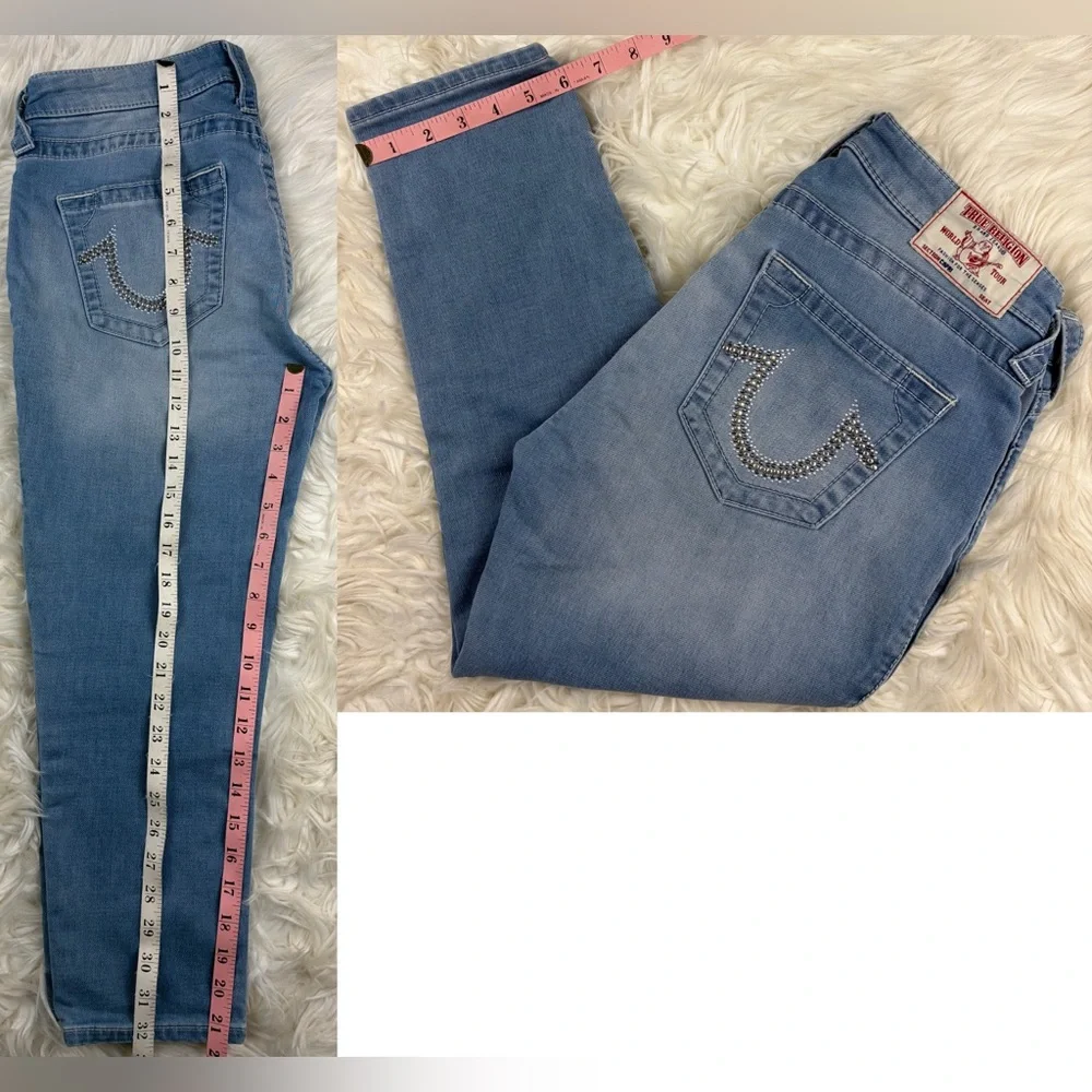 True Religion ‘Capri’ Cropped Jeans ~ in Light Blue Wash w/ Studs ~ Size 28 - Picture 5 of 16